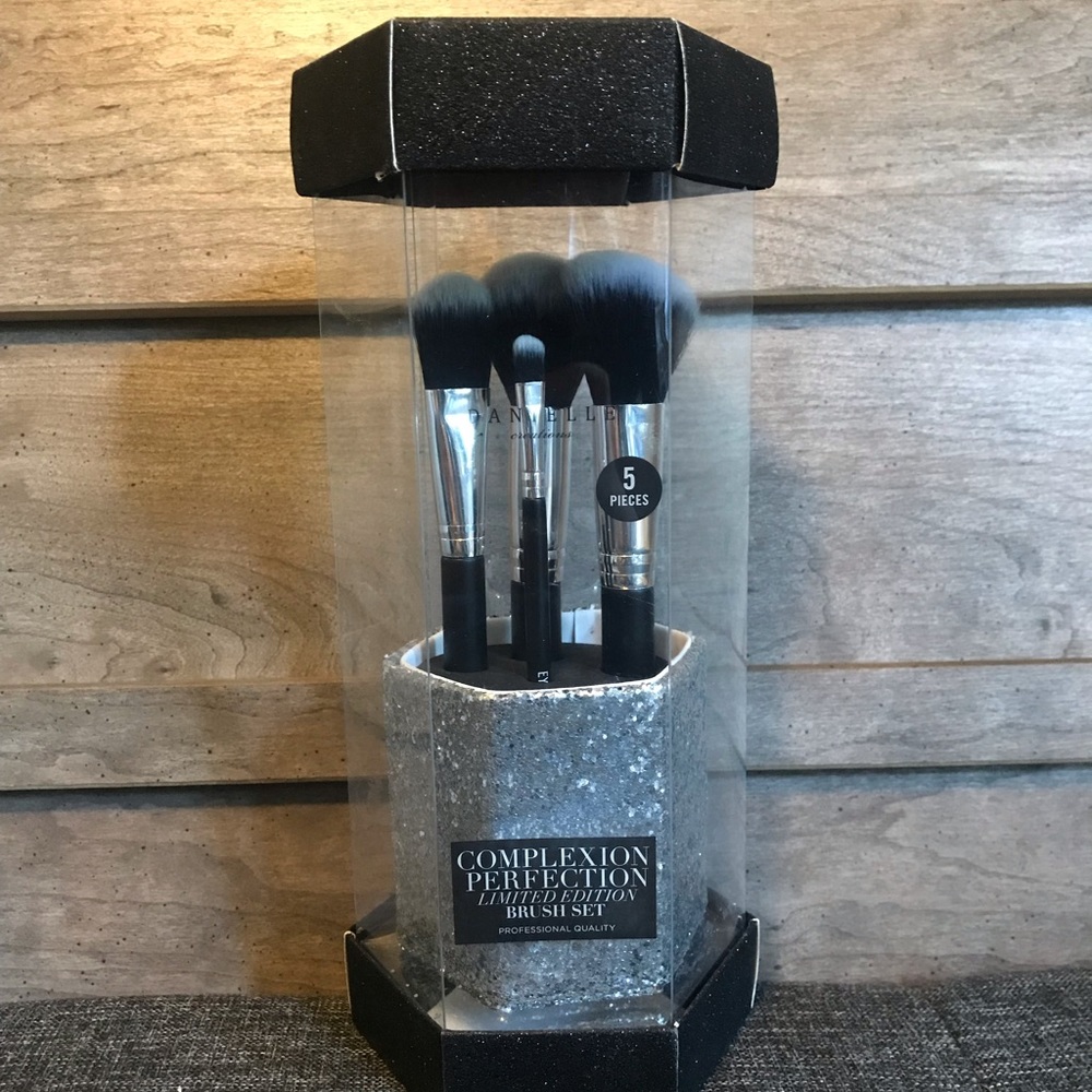 Danielle Creations 4Brush Set